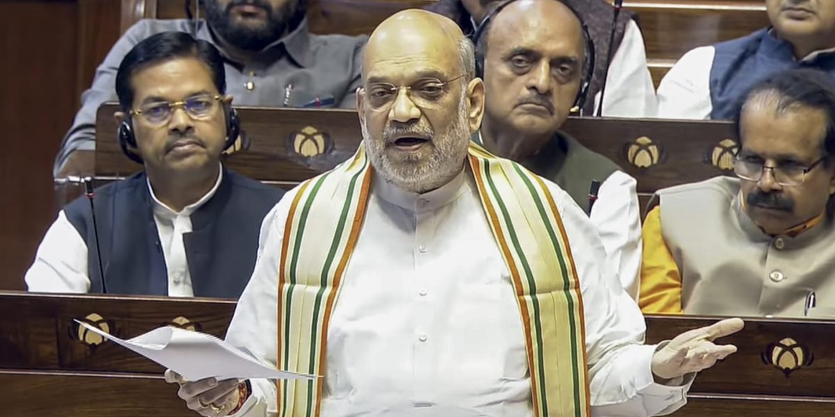 மணிப்பூரில் அதிகாலை 2 மணிக்கு மக்களவை 40 நிமிடங்களில் ஜனாதிபதி ஆட்சிக்கு ஒப்புதல் அளித்தது.