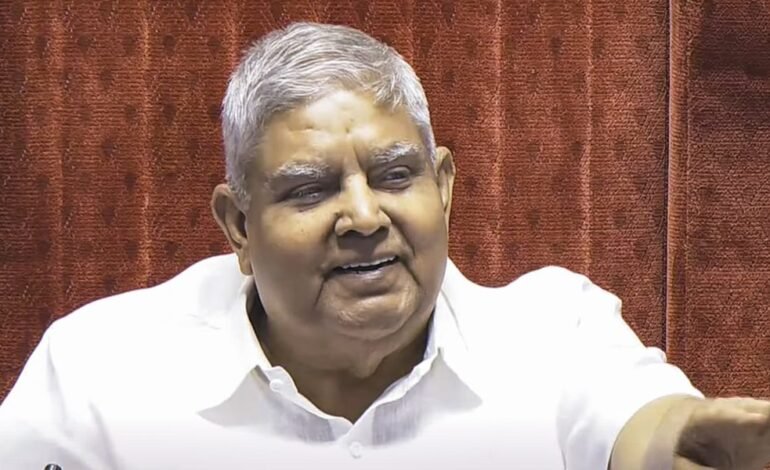 ஆளுநர் அத்துமீறல் மற்றும் வக்ஃப் மசோதாவை நீதித்துறை பின்னுக்குத் தள்ளியதால் அரசாங்கம் குழப்பமடைந்துள்ளது.