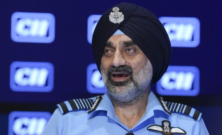 “ஒரு திட்டம் கூட நேரத்தில் முடிக்கப்படவில்லை” – இந்திய விமானப்படைத் தளபதி ஏ.பி. சிங் டெலிவரி தாமதங்களைப் பற்றி வெளிப்படையாக விமர்சனம்!