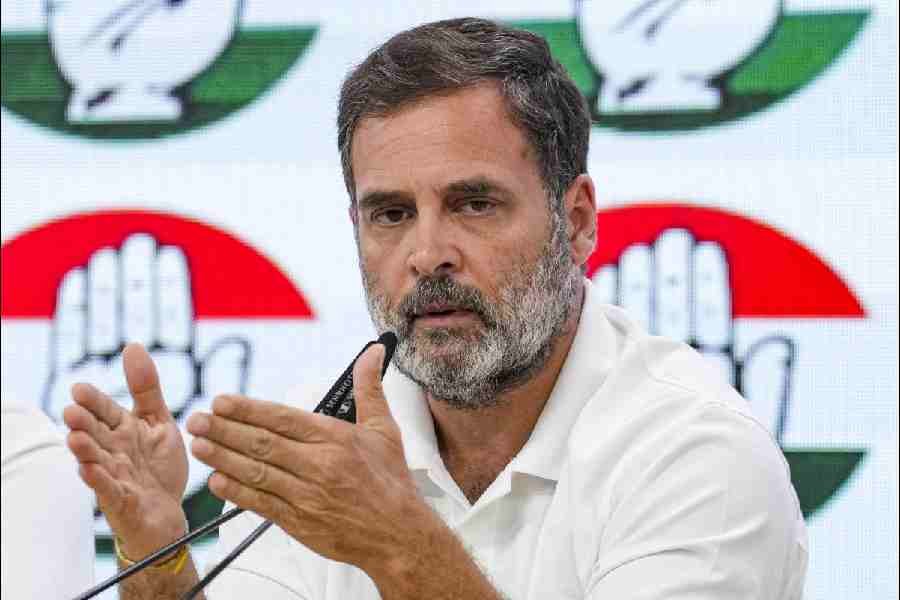 ‘உங்களது பிரீமியம், அதானிக்கு நன்மை’: அதானி போர்ட்ஸ் பத்திரங்களை LIC வாங்கியதை ராகுல் காந்தி கண்டித்து விமர்சனம்