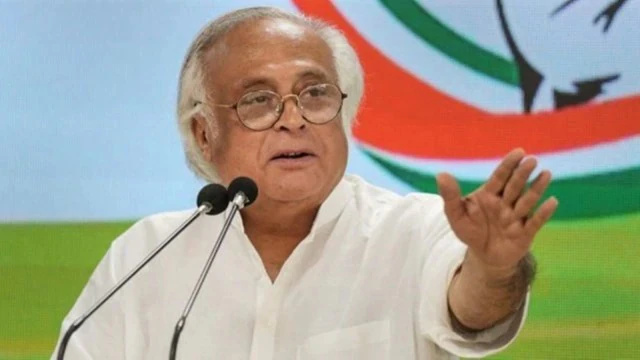 அகமதாபாத் விமான விபத்து — அமித் ஷாவின் தெளிவற்ற பதில் குறித்து காங்கிரஸ் குற்றச்சாட்டு