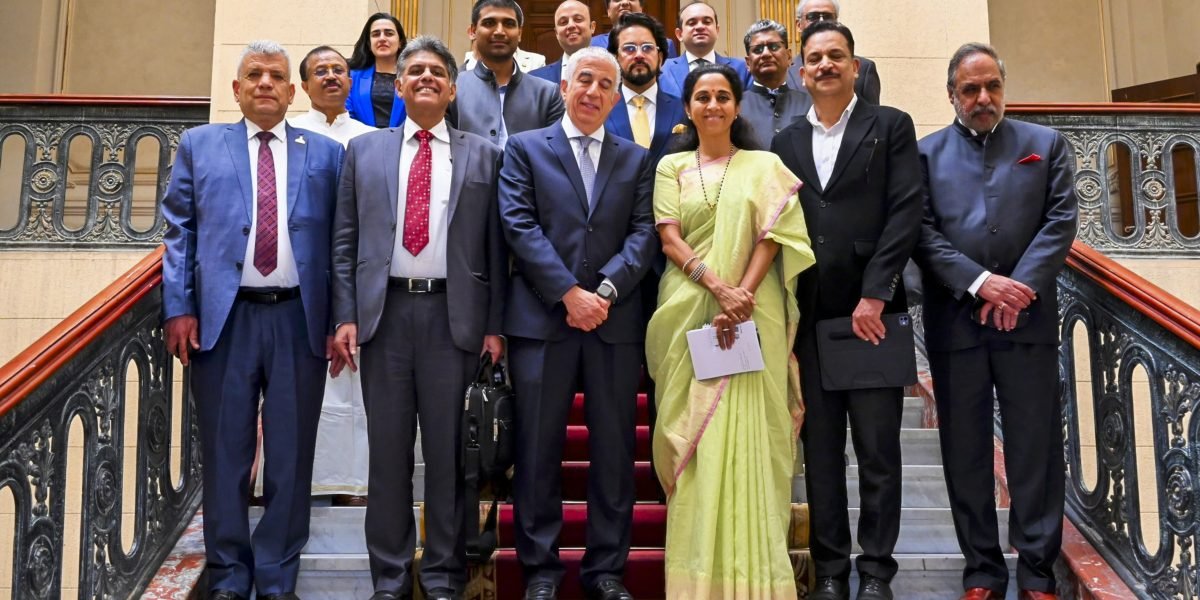 பாதுகாப்பு பத்திரமயமாக்கலின் சிக்கலில் சிக்கிய எதிர்க்கட்சிகள்: இந்திய அரசியல் விவாதத்தின் சுருக்கம்