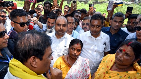 துப்ரியில் கலவரம் தீவிரம்: இரவில் கண்டதும் சுட உத்தரவு பிறப்பித்த அசாம் அரசு