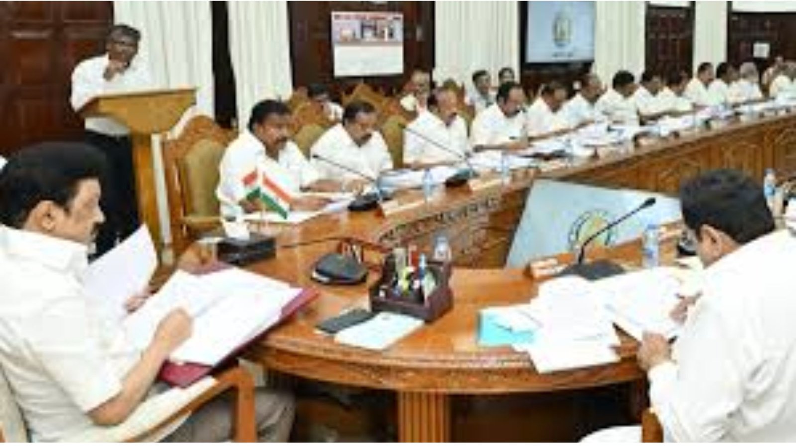 இன்று தமிழ்நாடு அமைச்சரவைக் கூட்டம்: புதிய ஓய்வூதியத் திட்டம் உள்ளிட்ட முக்கிய அறிவிப்புகள் வெளியாக வாய்ப்பு!