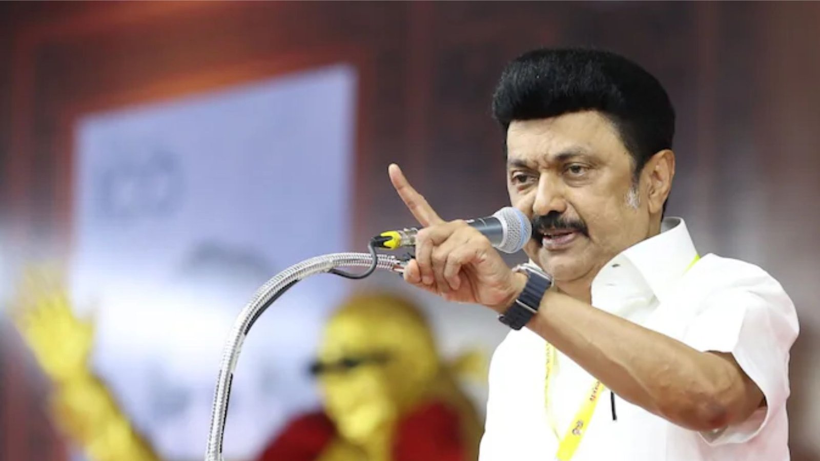 பணம் காட்டி மிரட்டினால் பணியமாட்டோம்” – இந்தி திணிப்பு விவகாரத்தில் முதல்வர் மு.க.ஸ்டாலின் ஆவேசம்!