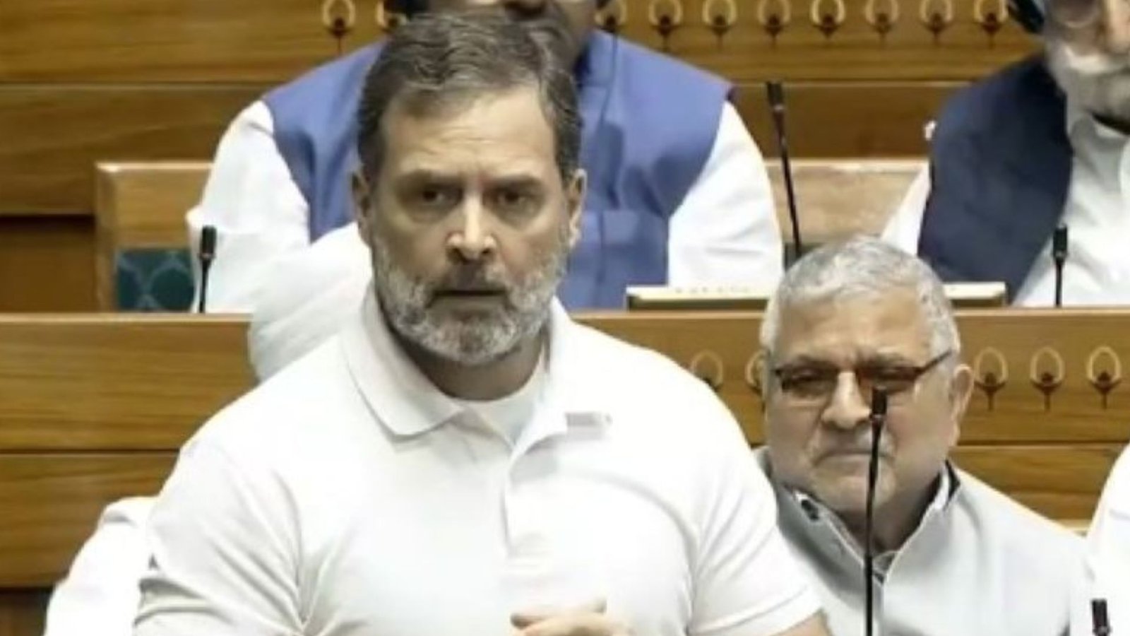 மக்களவையில் நரவணே புத்தக சர்ச்சை: ராகுல் காந்தி முன்வைத்த அதிரடிப் புகார்கள்!