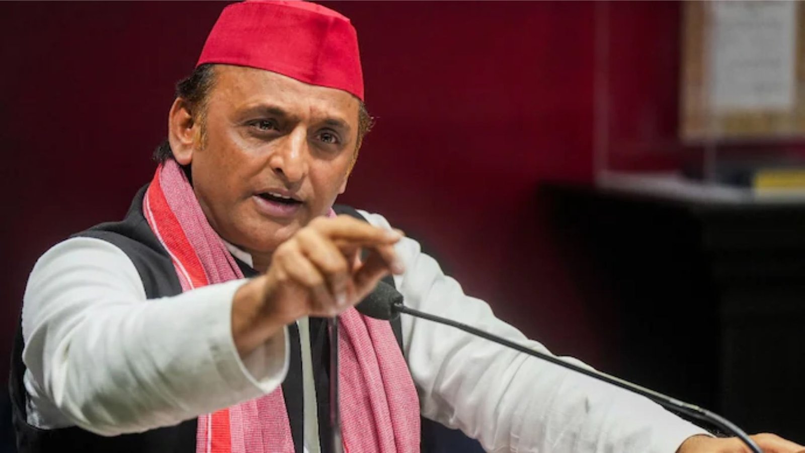 “70% மக்களின் வாழ்வாதாரம் அடகு”: அமெரிக்க வர்த்தக ஒப்பந்தத்திற்கு அகிலேஷ் யாதவ் கடும் எதிர்ப்பு!