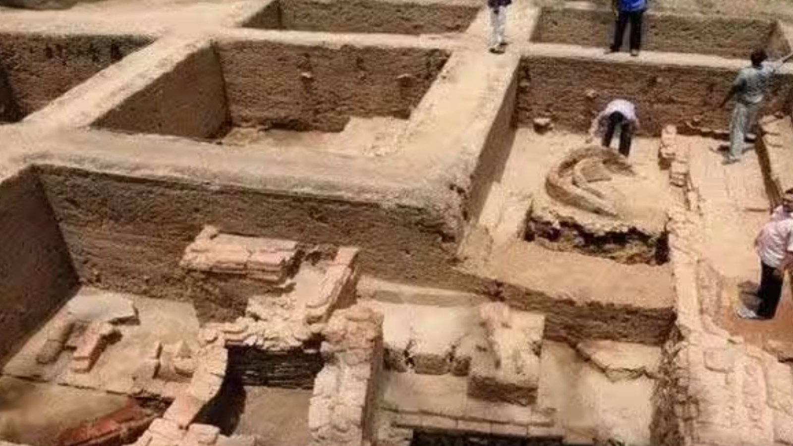 தமிழர் வரலாற்றைத் தேடி 45 அகழாய்வுகள்: கனிமொழி எம்.பி. கேள்விக்கு மத்திய அமைச்சர் அளித்த அதிரடிப் பதில்!