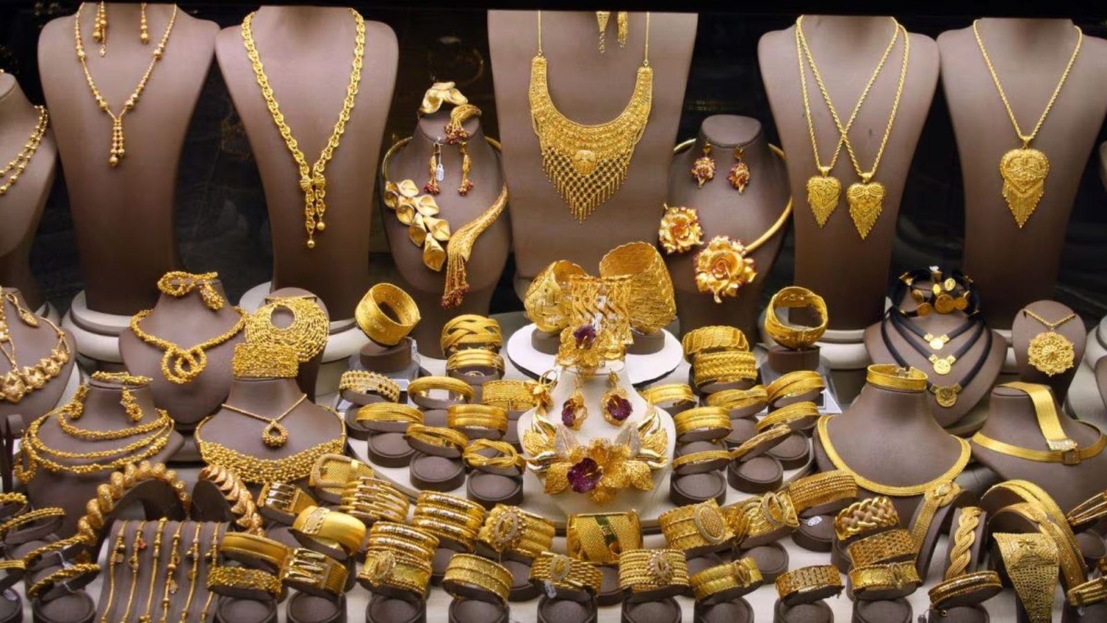 தங்கம் விலை வீழ்ச்சி: சென்னையில் இன்று ஒரே நாளில் சவரனுக்கு ₹720 குறைவு!