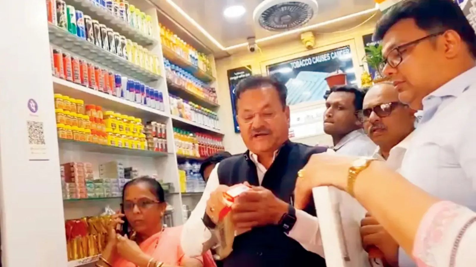 பான் கடைகளில் கஞ்சா விற்பனை: அதிரடி ஆய்வில் சிக்கிய பாஜக எம்.எல்.ஏ யோகேஷ் சாகர் – அதிர்ச்சியில் மும்பை!