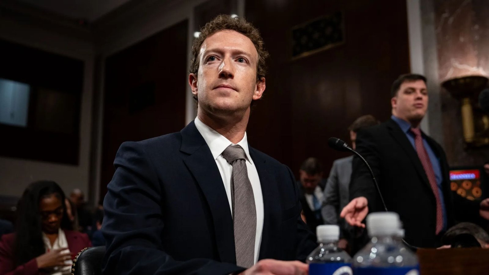 “1% வருமானம் தான், ஆனால் சவால் பெரிது!”: சிறுவர்கள் சமூக ஊடகப் பயன்பாடு குறித்து மார்க் ஜுக்கர்பெர்க் ஓப்பந்தம்!