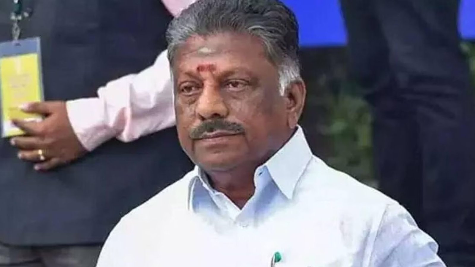 “தவறு என்னவென்று சொல்லுங்கள்… அரசியலை விட்டே விலகுகிறேன்!” – போடியில் ஓபிஎஸ் உருக்கம்.