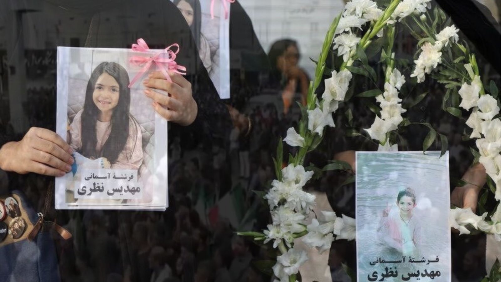 கண்ணீர்க் கடலில் ஈரான்! மினாப் பள்ளி மாணவிகளின் இறுதி ஊர்வலத்தில் லட்சக்கணக்கானோர் திரண்ட சோகம்: “இது போர் அல்ல, படுகொலை” என ஆவேசம்.