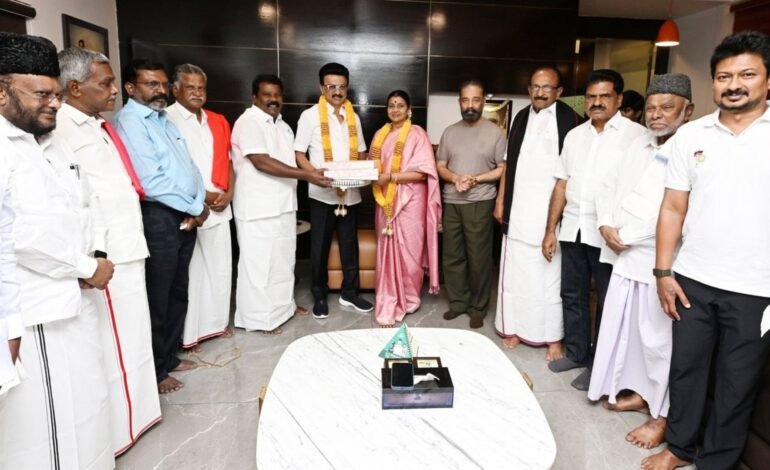 தமிழக அரசியல் வரலாறு: 4 தேர்தல்களைச் சந்திக்கும் முதல் ‘மெகா’ கூட்டணி!