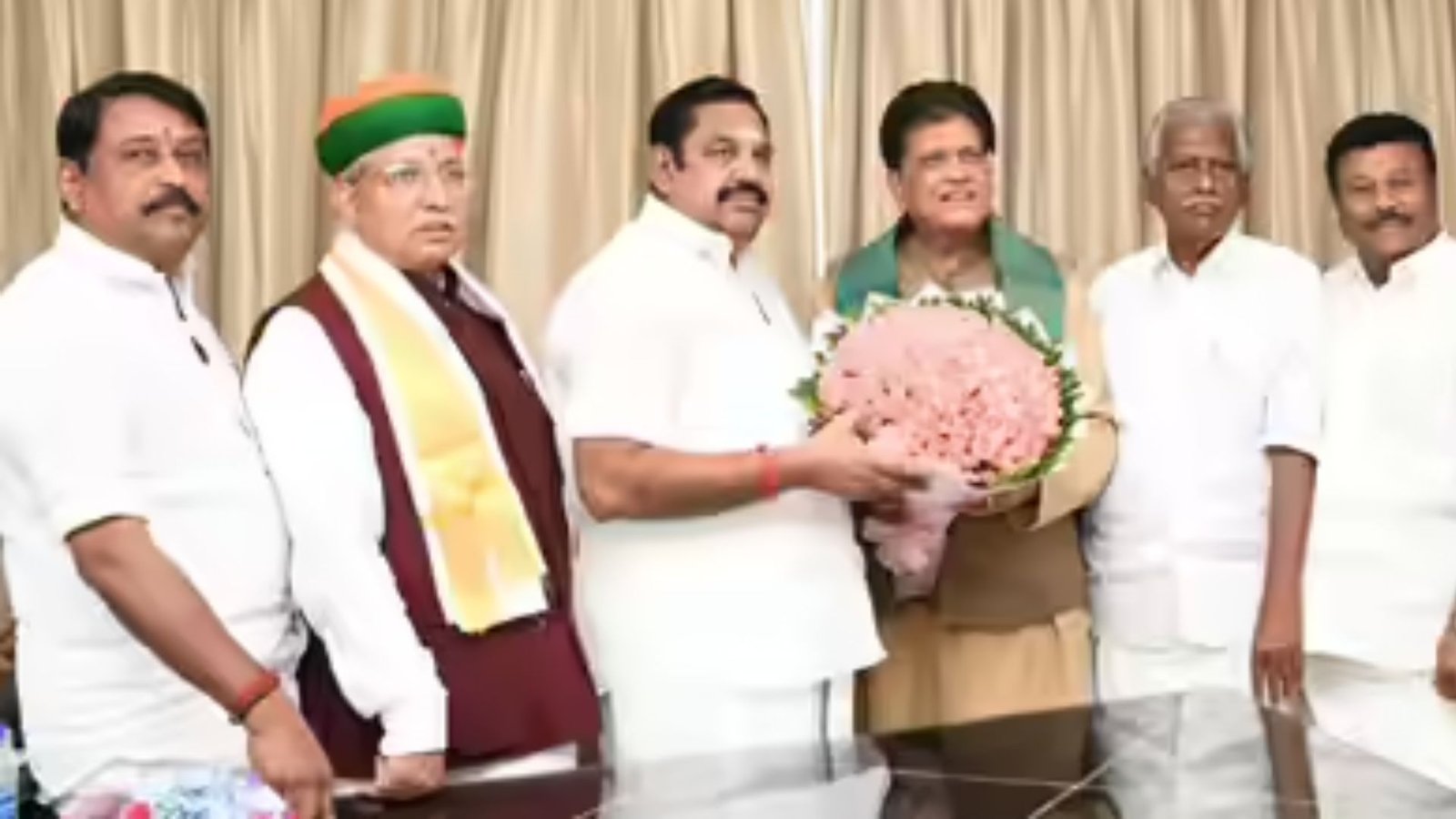 “ஒரே குடும்பம்.. காலக்கெடு இல்லை” – சென்னையில் பியூஷ் கோயல் அதிரடிப் பேட்டி!