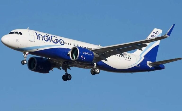 நடுவானில் இண்டிகோ விமானம் என்ஜின் கோளாறு! – டெல்லி விமான நிலையத்தில் நூலிழையில் உயிர் தப்பிய பயணிகள்.