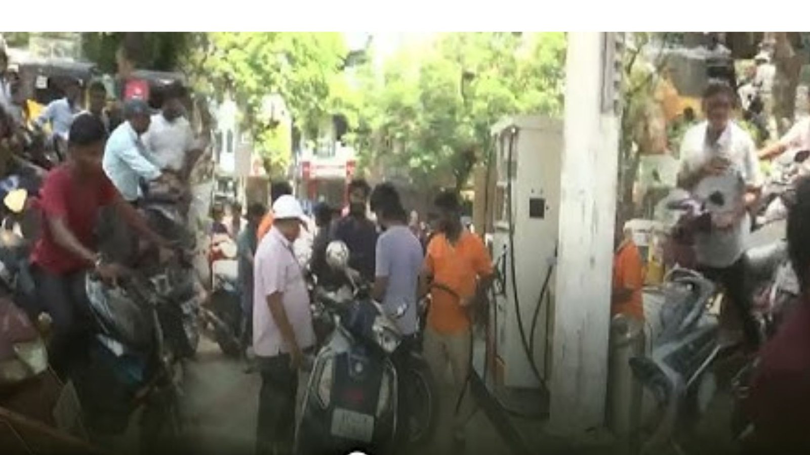 ஆந்திராவில் எரிபொருள் தட்டுப்பாடு: ஸ்தம்பித்தது போக்குவரத்து! திருமலையில் பக்தர்கள் தவிப்பு – முதல்வர் கடும் எச்சரிக்கை.