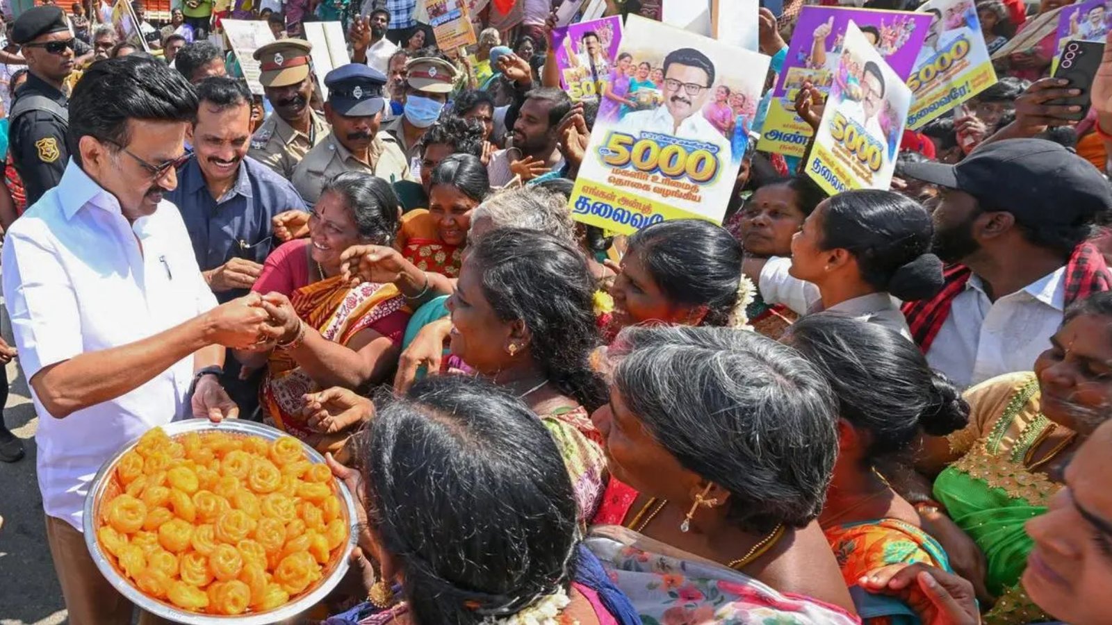 வெறும் வாக்குறுதி அல்ல, வாழ்வாதாரம்! – ஸ்டாலின் அரசின் ஐந்தாண்டு கால ‘நலத்திட்டப் புள்ளிவிவரங்கள்’ இதோ.