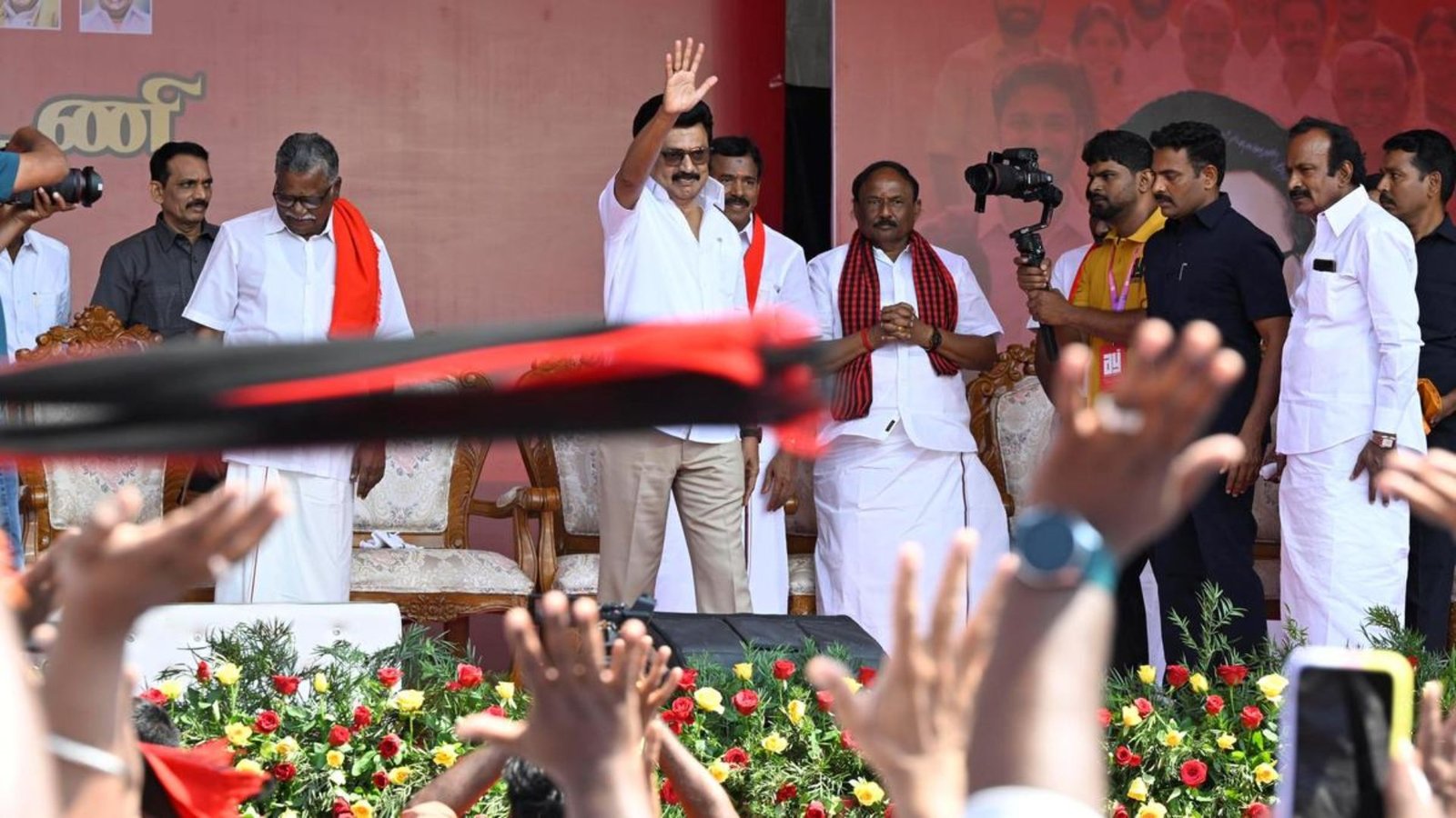 “தவழ்ந்து வந்து காலை வாரியவர் இபிஎஸ்!” – ஈரோடு தேர்தல் களத்தில் முதலமைச்சர் ஸ்டாலின் அதிரடிப் பேச்சு.