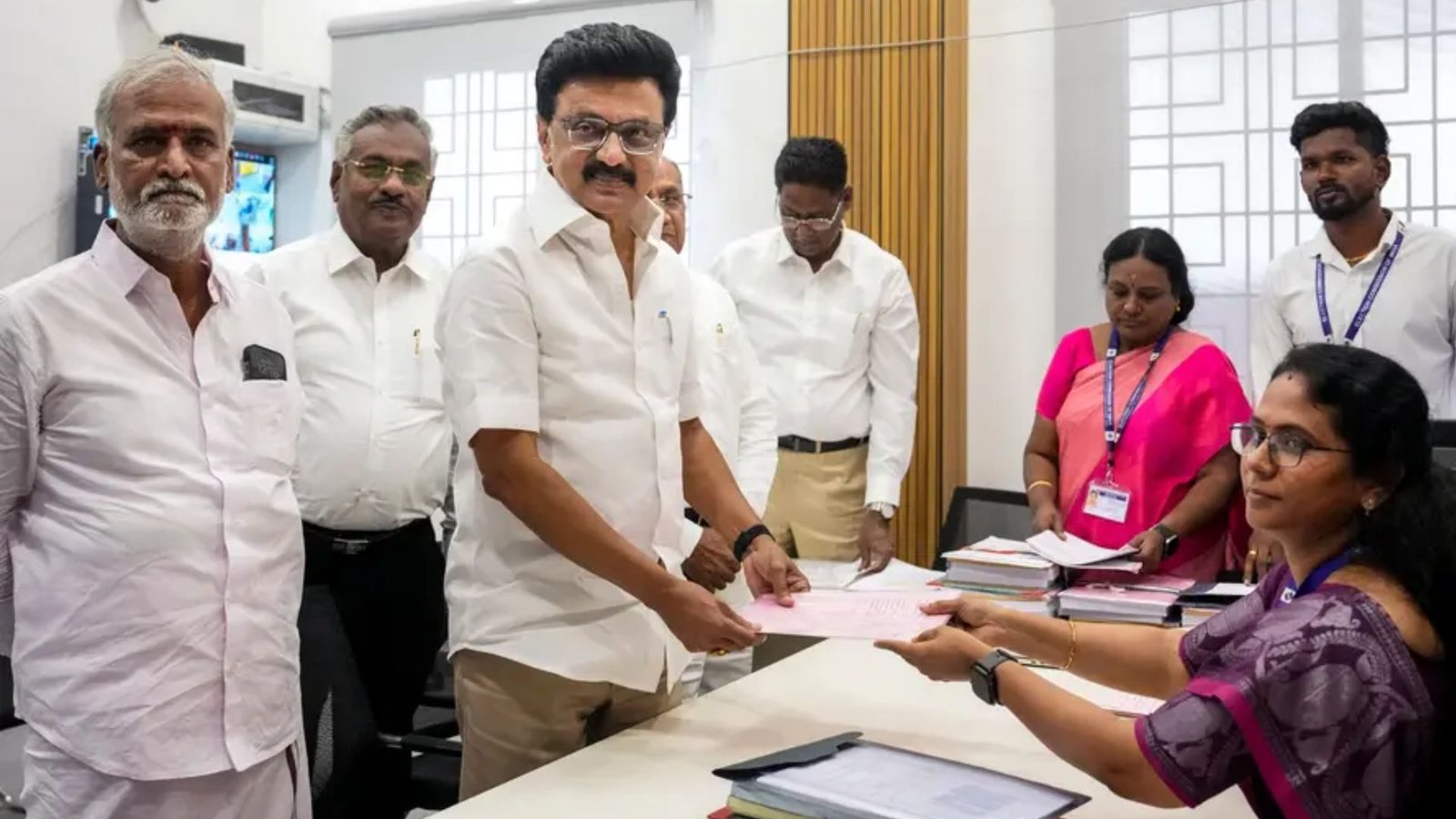 தமிழகத் தேர்தல் 2026: 7,600 பேர் வேட்புமனுத் தாக்கல்! சென்னையில் மட்டும் 600-க்கும் மேற்பட்டோர் போட்டி.