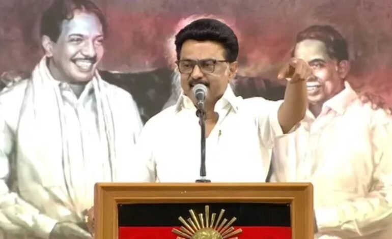 200+ இடங்கள் உறுதி; பாசிசத்திற்கு எதிராகத் தமிழ்நாடு அடிபணியாது!” – ஆங்கில நாளிதழுக்கு முதல்வர் ஸ்டாலின் ஆவேசப் பேட்டி.