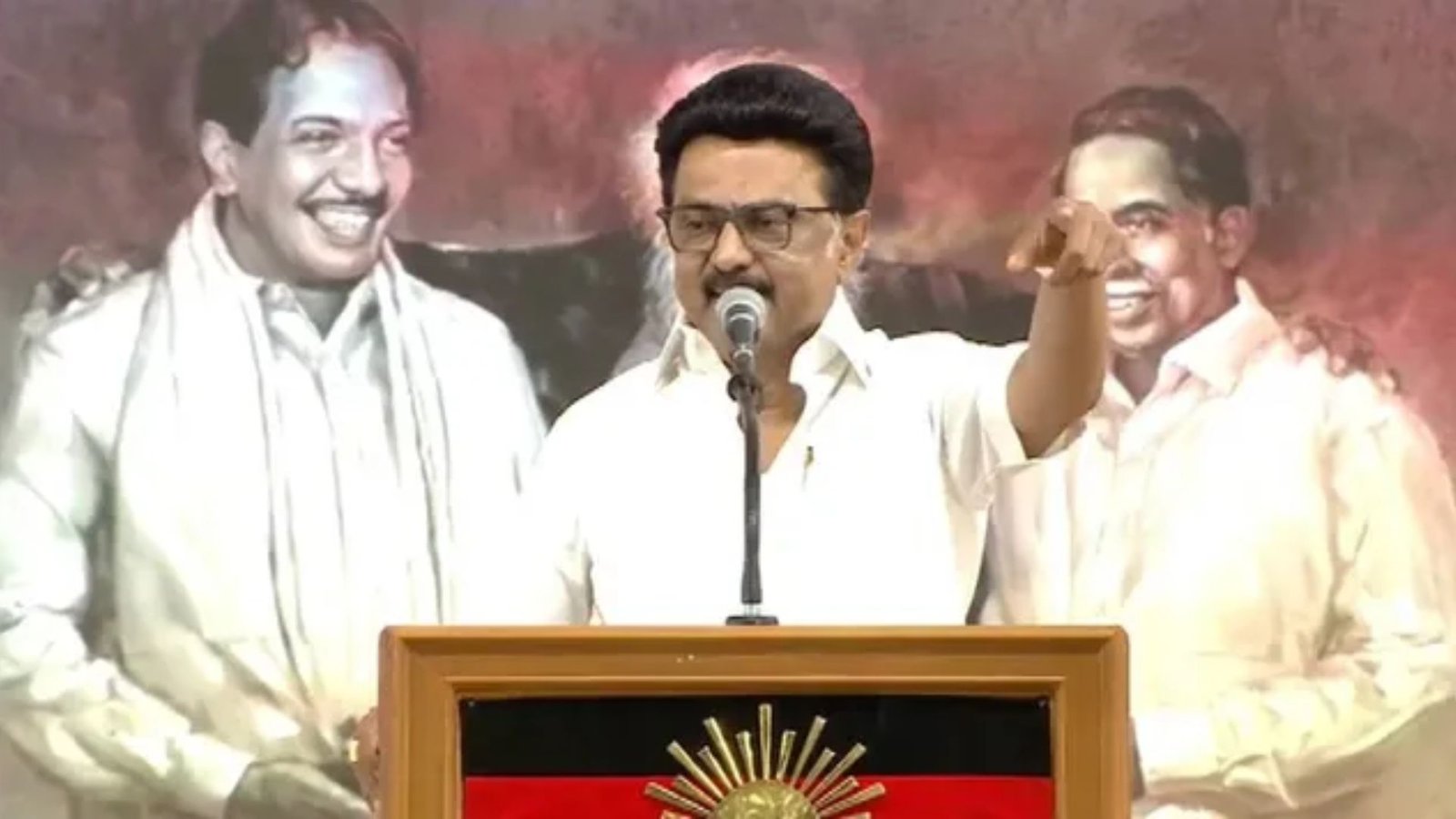 200+ இடங்கள் உறுதி; பாசிசத்திற்கு எதிராகத் தமிழ்நாடு அடிபணியாது!” – ஆங்கில நாளிதழுக்கு முதல்வர் ஸ்டாலின் ஆவேசப் பேட்டி.