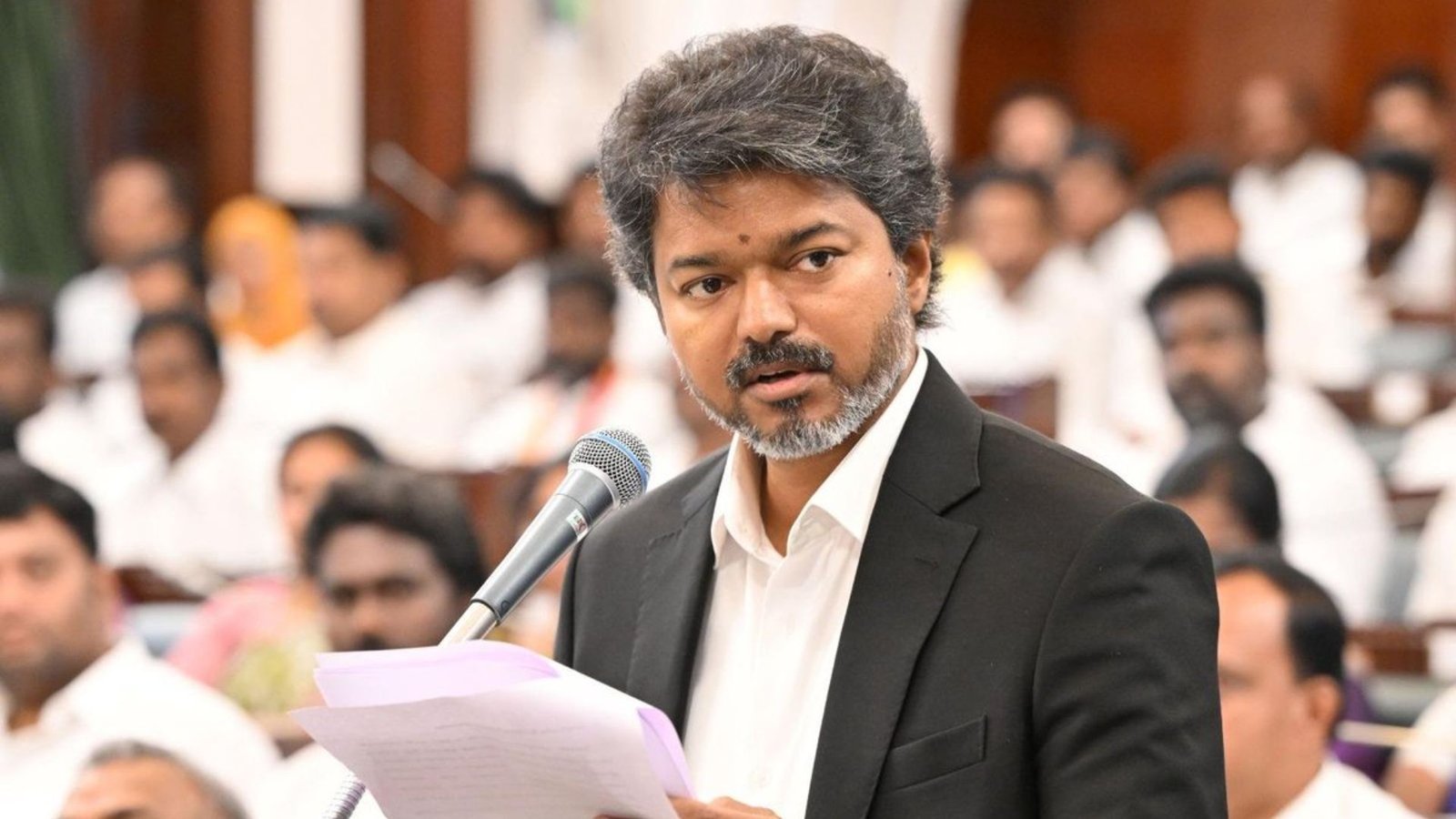 “விசில் அலை… வெற்றி அலையானது!” – சட்டமன்றத்தில் முதல்வர் விஜய்யின் நெகிழ்ச்சிப் பேச்சு.