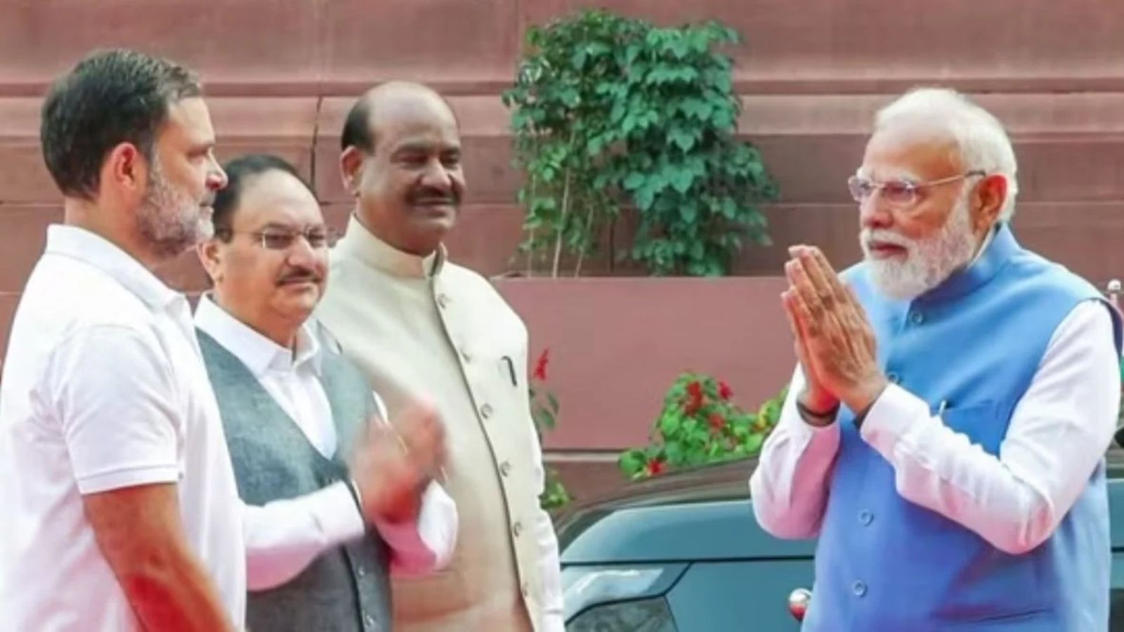 “காங்கிரஸ் ஒரு குடும்ப நிறுவனம்!” மோடியின் அசுர வளர்ச்சிக்குக் காந்திகளே காரணம்!