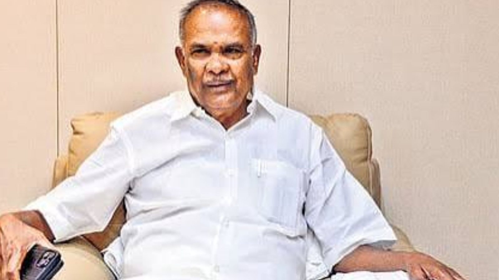 தயங்குவது ஏன்? மு.க.ஸ்டாலினை அநாகரிகமாகப் பேசிய முதல்வர் விஜய்! தட்டிக்கேட்க அஞ்சும் பிற கட்சிகள்! அப்பாவு அதிரடிக் கேள்வி!
