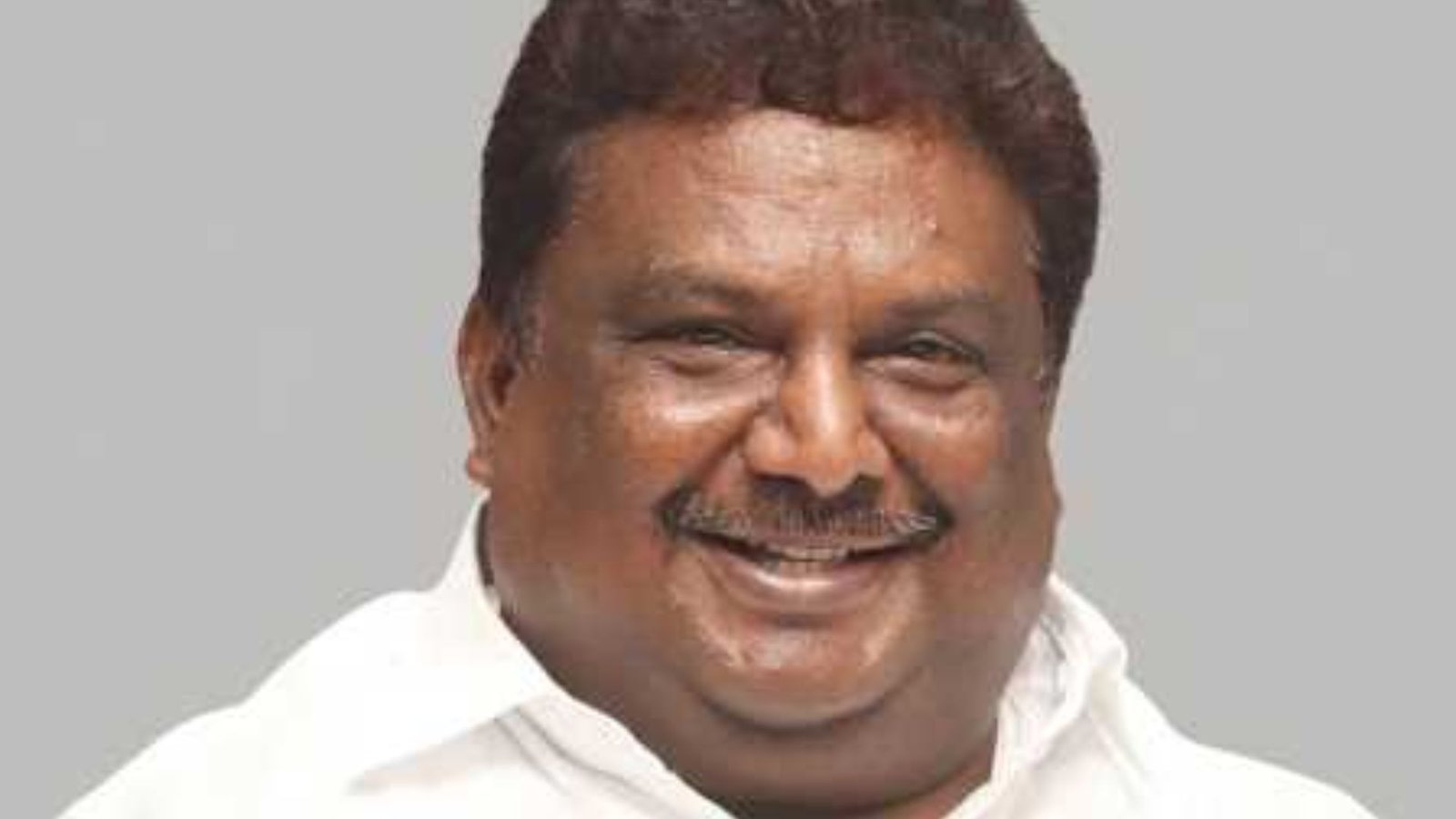 வேலை வாங்கித் தருவதாக ₹23 லட்சம் மோசடி?! முன்னாள் அமைச்சர் சிவசங்கர் மீது ஓய்வு பெற்ற எஸ்பிஐ அதிகாரி அதிரடிப் புகார்!