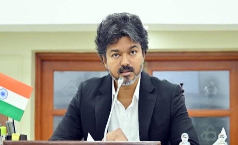 தவெக-வில் திடீர் மாவட்டப் பிரிப்பு! 4 எம்எல்ஏக்களுக்கு மாவட்டச் செயலாளர் பதவி! முதலமைச்சர் விஜய் அதிரடி உத்தரவு!