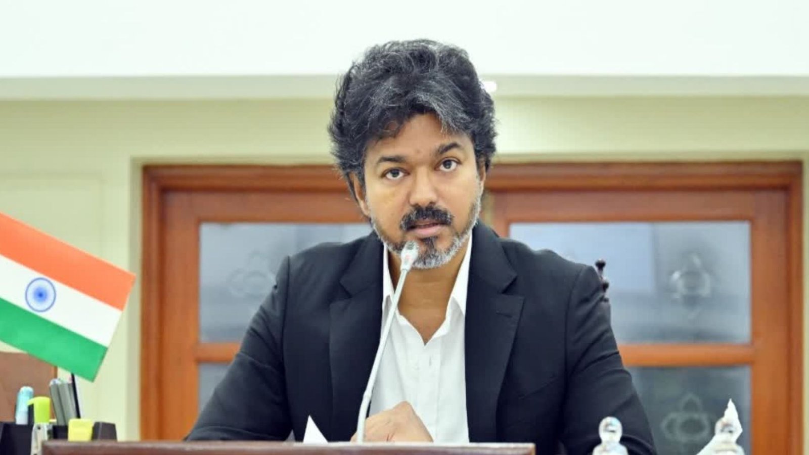 தவெக-வில் திடீர் மாவட்டப் பிரிப்பு! 4 எம்எல்ஏக்களுக்கு மாவட்டச் செயலாளர் பதவி! முதலமைச்சர் விஜய் அதிரடி உத்தரவு!
