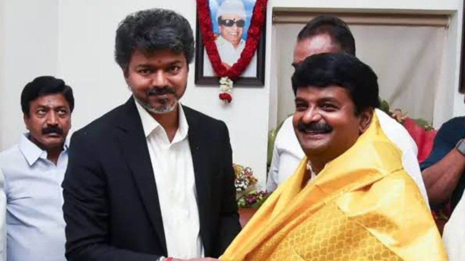 “இது வெறும் ட்ரெய்லர் தான்! மெயின் பிக்சரை டெல்டாவில் காட்டுறோம்!” – தவெக-வில் இணைந்த சி.விஜயபாஸ்கர் அதிரடி சவால்!