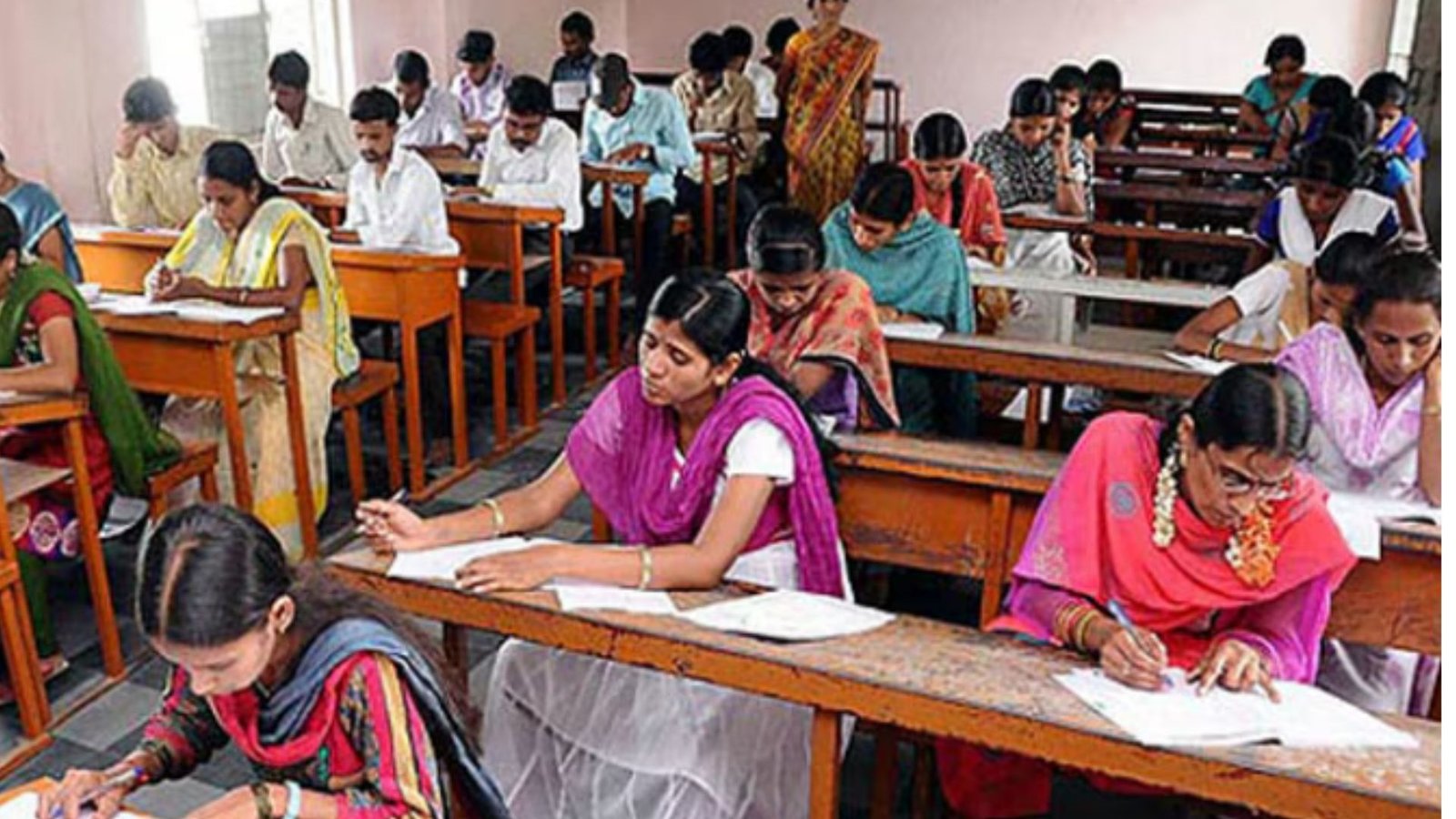 தமிழகம் முழுவதும் TRB ஆசிரியர் சிறப்பு தகுதித் தேர்வு தொடங்கியது! 222 மையங்களில் 61,386 பேர் தேர்வு எழுதுகின்றனர்! நாளை நடக்கும் 2ஆம் தாள் முழு விபரம்!