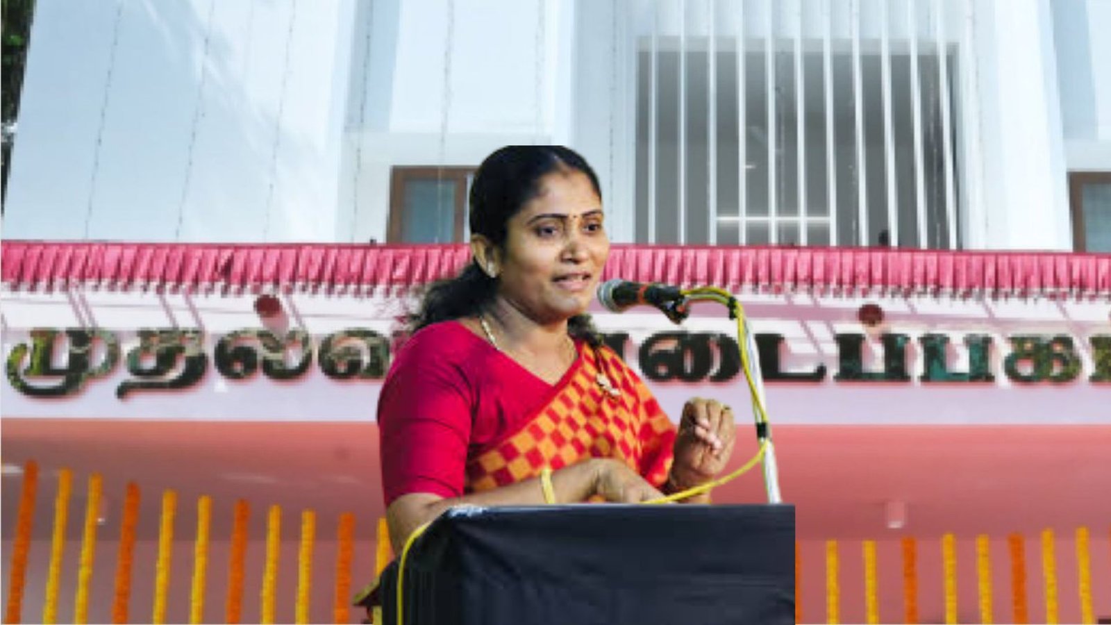 படைப்பகங்களைத் தனியார்மயமாக்கும் தவெக அரசு! இளைஞர்களைத் திரட்டித் திமுக மாணவரணி அதிரடிச் சாடல்! வீரமணி ஜெயக்குமார் காரசார விமர்சனம்!