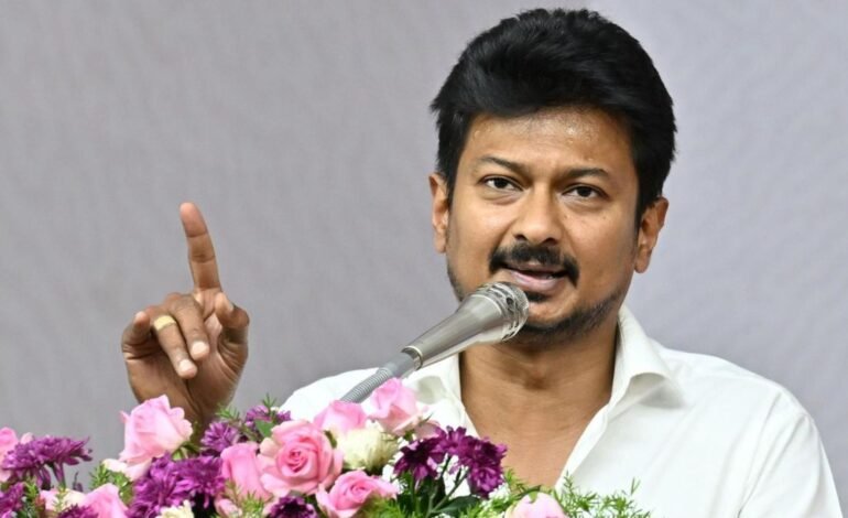 “எம்எல்ஏக்களை வாங்குவதை விடுத்து கர்நாடகாவிடம் காவிரி நீரை வாங்கவும்!” – தவெக அரசை வெளுத்து வாங்கிய எதிர்க்கட்சித் தலைவர் உதயநிதி ஸ்டாலின்!