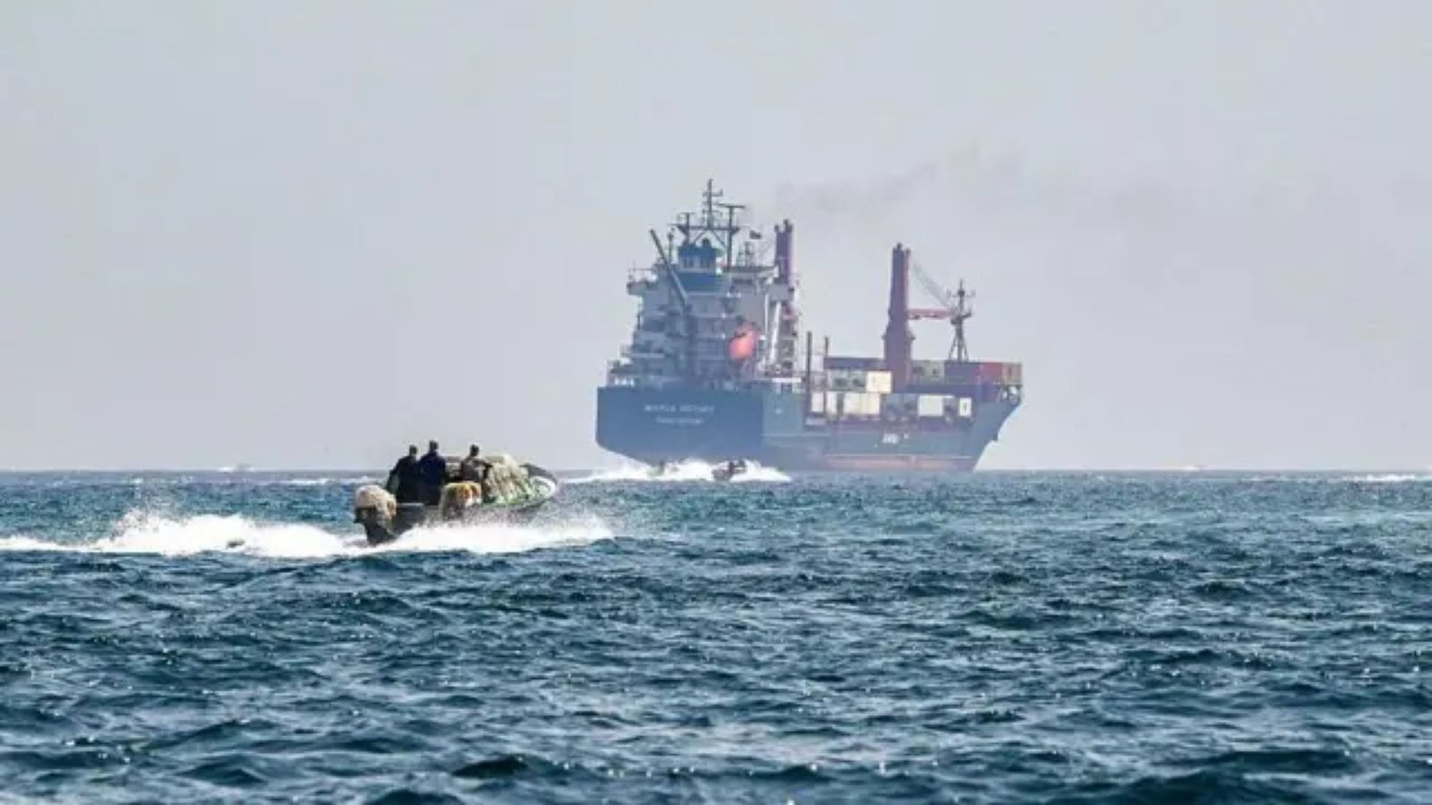 ஹார்முஸ் நீரிணையில் தொடரும் பயங்கரம்! MT Al Bahiyah மற்றும் MT Mombasa கப்பல்கள் மீது ஈரான் ராணுவம் கொடூர தாக்குதல்! இந்திய மாலுமி பலி; 12 பேர் படுகாயம்!