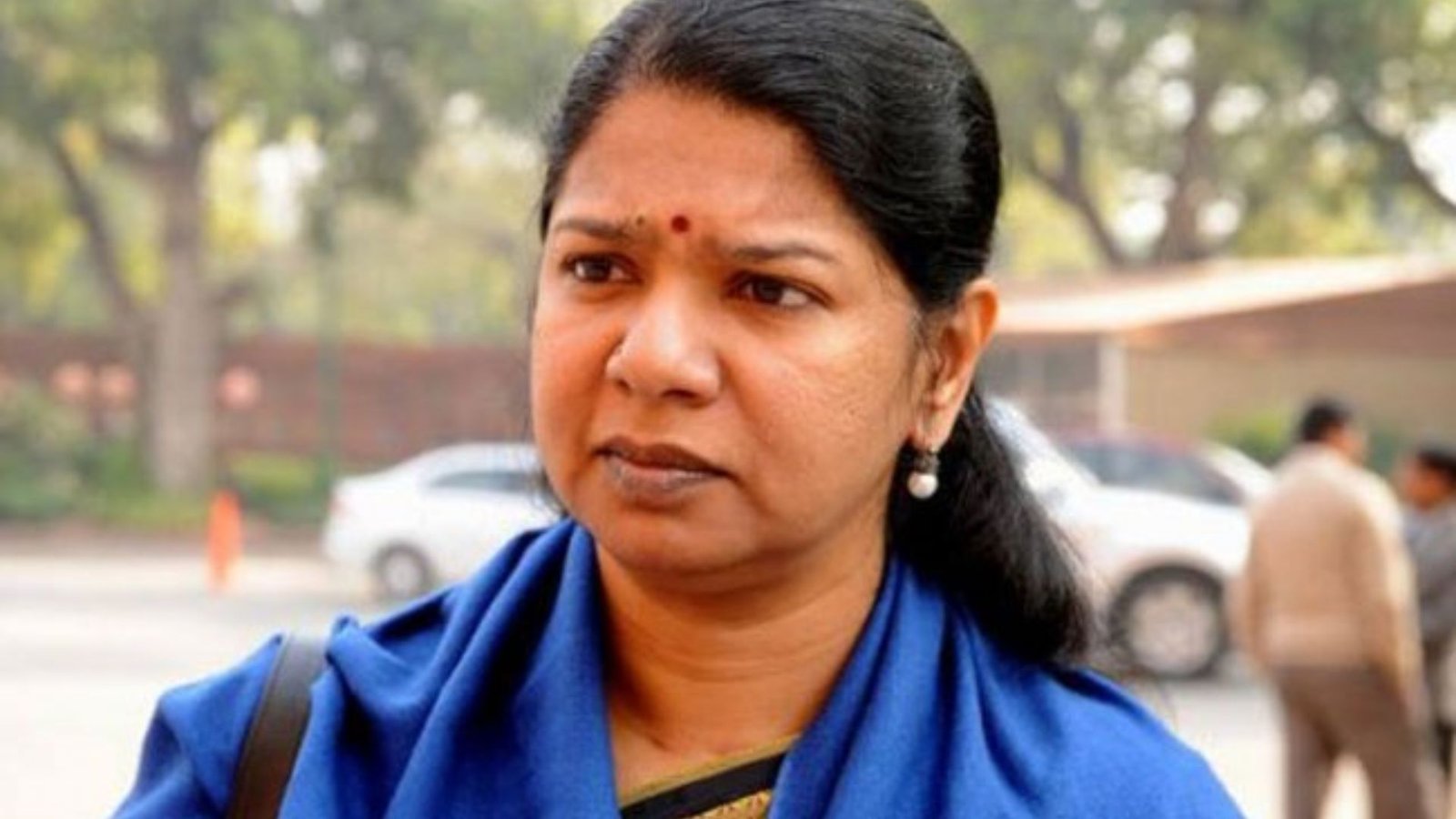திமுக எம்எல்ஏ மார்க்கண்டேயனை நேரில் சந்தித்த கனிமொழி எம்.பி.