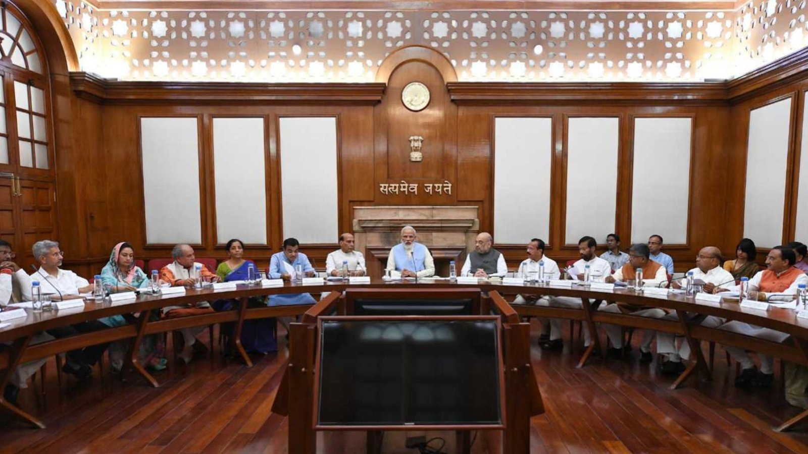நயா பாரதத்தில் பெரும் கேள்வி! மத்திய அமைச்சரவை மாற்றம் ஏன் இன்னும் நடக்கவில்லை? பாஜக தேசியத் தலைவரின் புதிய நிர்வாகிகள் தேர்வு தாமதம் ஏன்?
