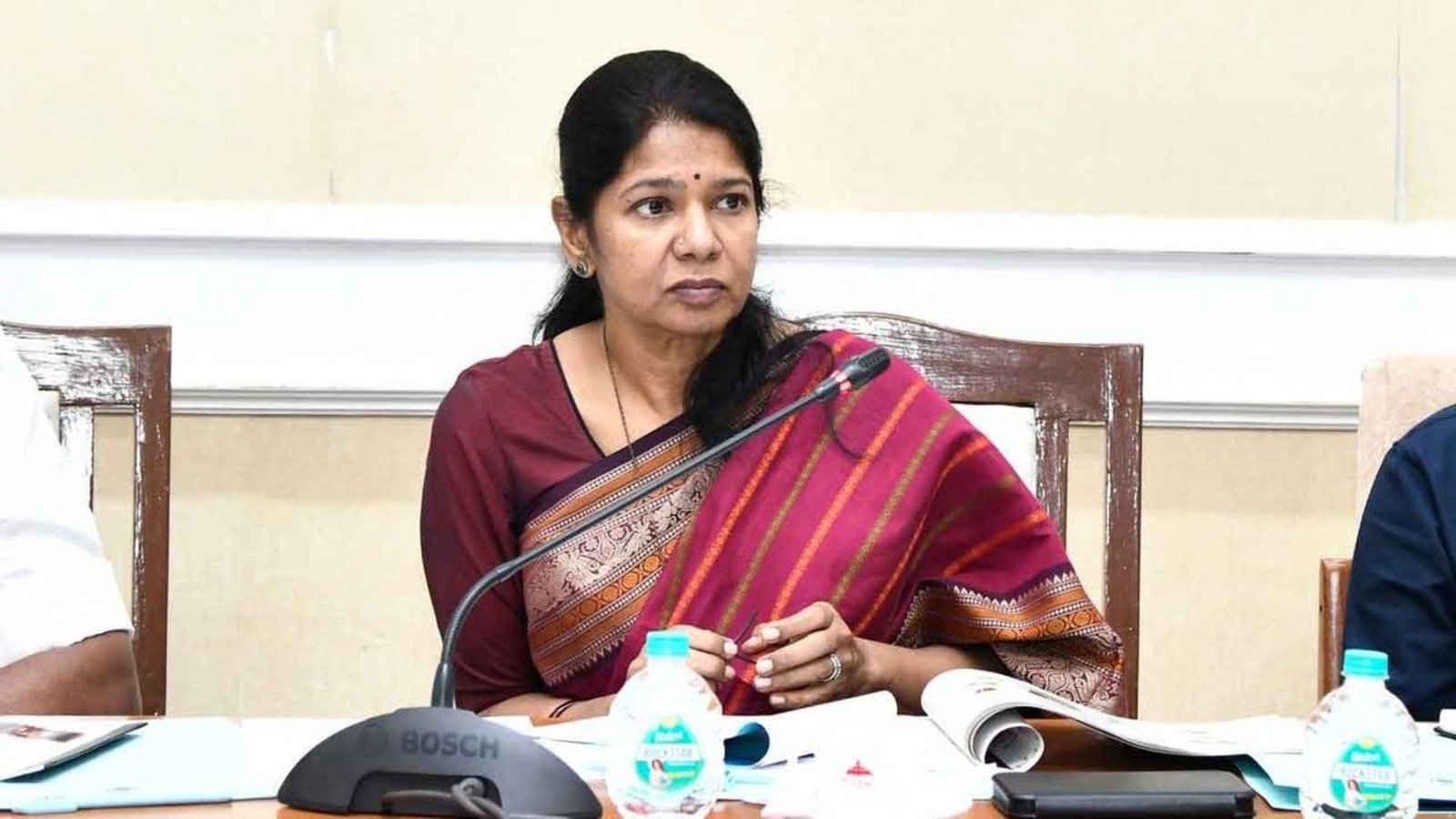 தூத்துக்குடி இளைஞர் உயிரிழப்பு: “தமிழ்நாட்டில் அரசு இருக்கிறதா?” – கனிமொழி கடும் விமர்சனம்