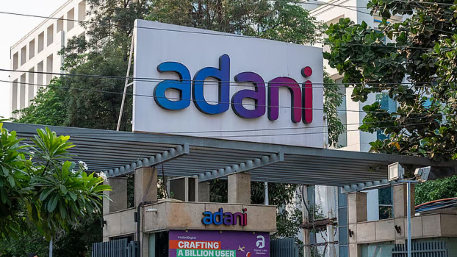 அதானி எண்டர்பிரைசஸ் நிறுவனத்திற்கு ரூ.1,160 கோடி காலாண்டு நஷ்டம்! அமெரிக்க அபராதத்தால் பெருஞ் சரிவு!