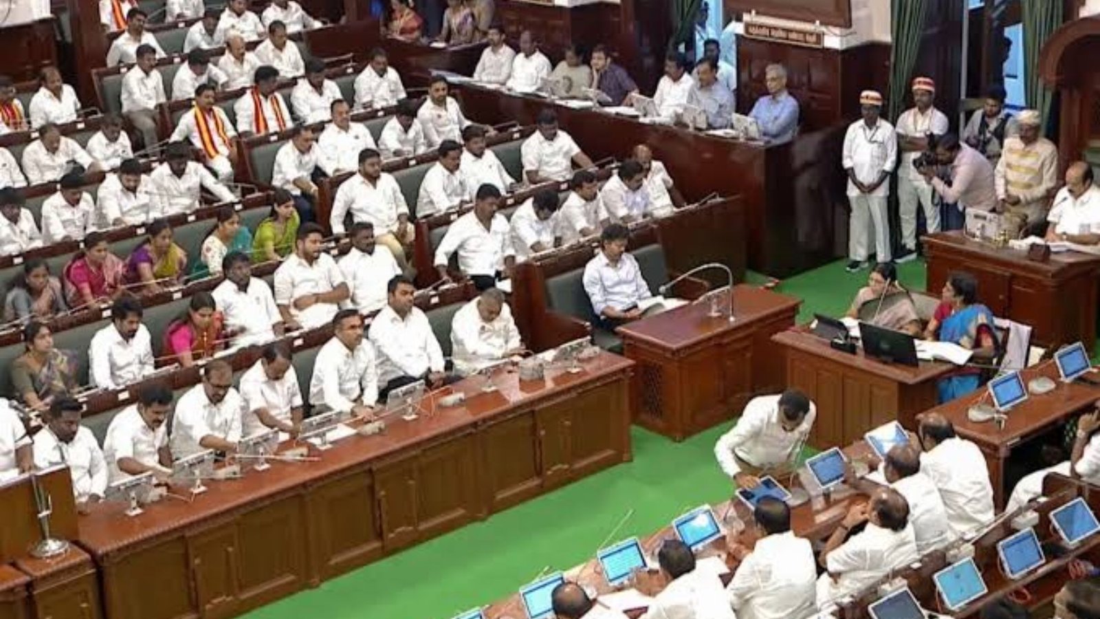 “தொகுதி மறுவரையறைக்கு எதிர்ப்பு!” – தமிழ்நாடு சட்டப்பேரவையில் இன்று தனித் தீர்மானம் கொண்டு வருகிறார் முதலமைச்சர் விஜய்!