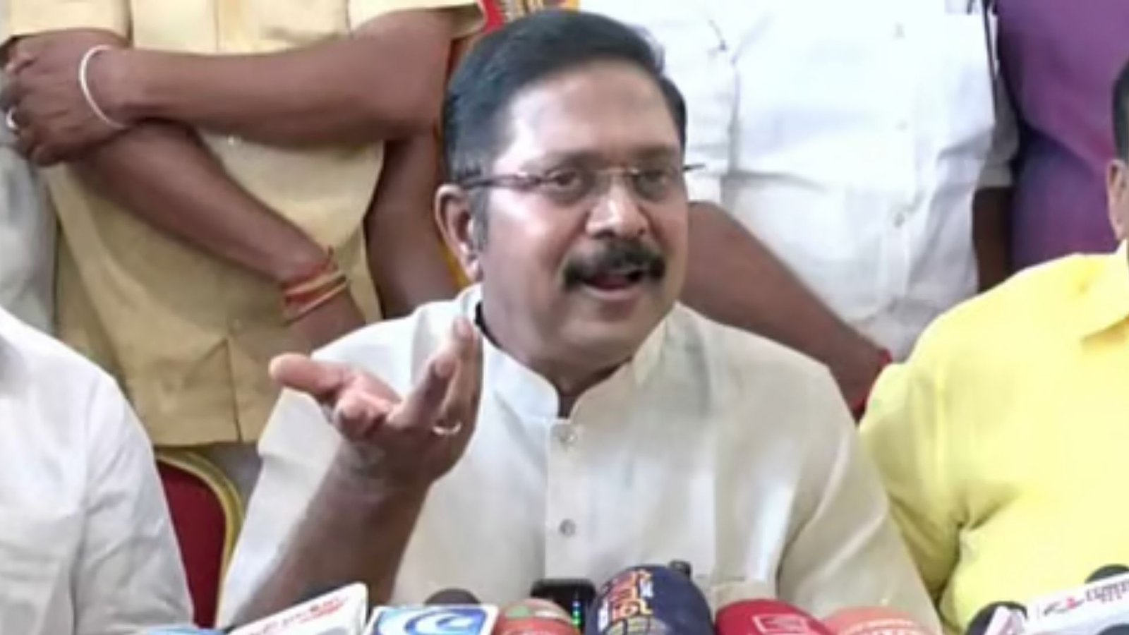 “2026-ன் மிகப்பெரிய காமெடி!” – முதல்வர் விஜய் குறித்து டிடிவி தினகரன் காரசாரம்!
