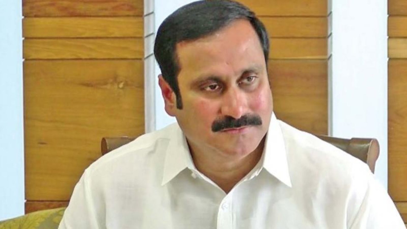“அதிமுகவிற்கு அன்புமணி ‘நோ’?” – இடைத்தேர்தலில் பாமகவின் அதிரடி முடிவால் அரசியல் குழப்பம்!