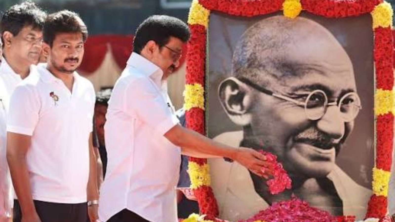 “மதநல்லிணக்கம் போற்றும் இந்தியாவைக் காப்போம்!” – எழும்பூரில் காந்தி சிலையைத் திறந்து வைத்த மு.க.ஸ்டாலின்!