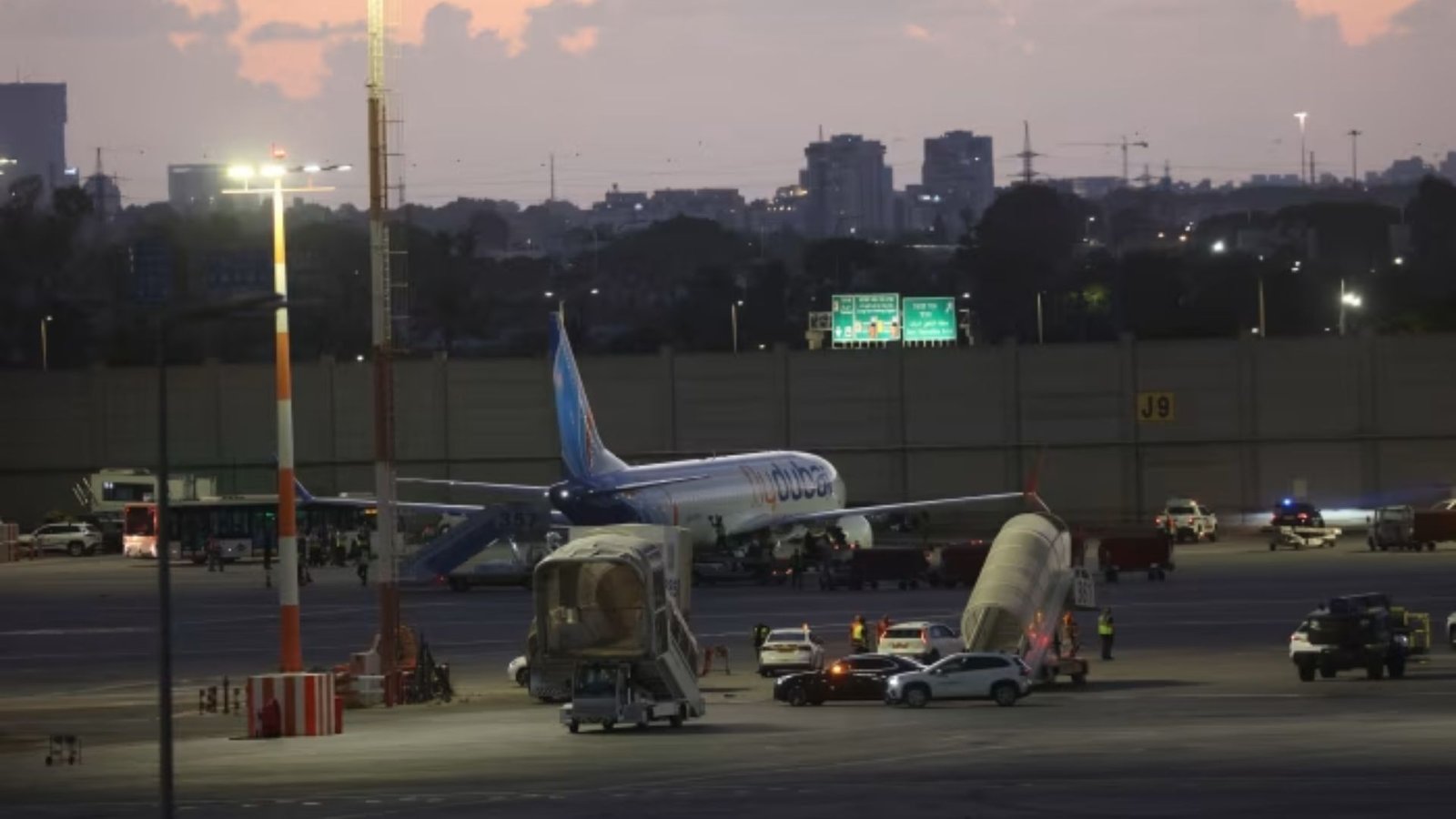 “தடை செய்யப்பட்ட விமானி flydubai-யில் சேர்ந்தது எப்படி?” – தீவிர விசாரணையில் அதிர்ச்சித் தகவல்!