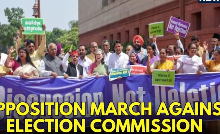 “தலைமைத் தேர்தல் ஆணையர் ராஜினாமா செய்ய வேண்டும்!” – டெல்லியில் எதிர்க்கட்சி எம்பிக்கள் பிரம்மாண்ட பேரணி!