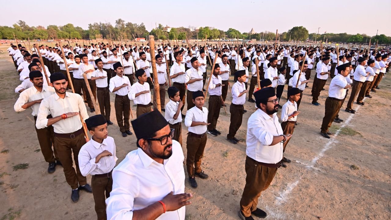 “அமெரிக்காவில் இருந்து ரூ.1,000 கோடி நிதி!” – ஆர்.எஸ்.எஸ் ஆதரவு அமைப்புகள் மீது பெல்லிங்கேட் பரபரப்பு அறிக்கை!